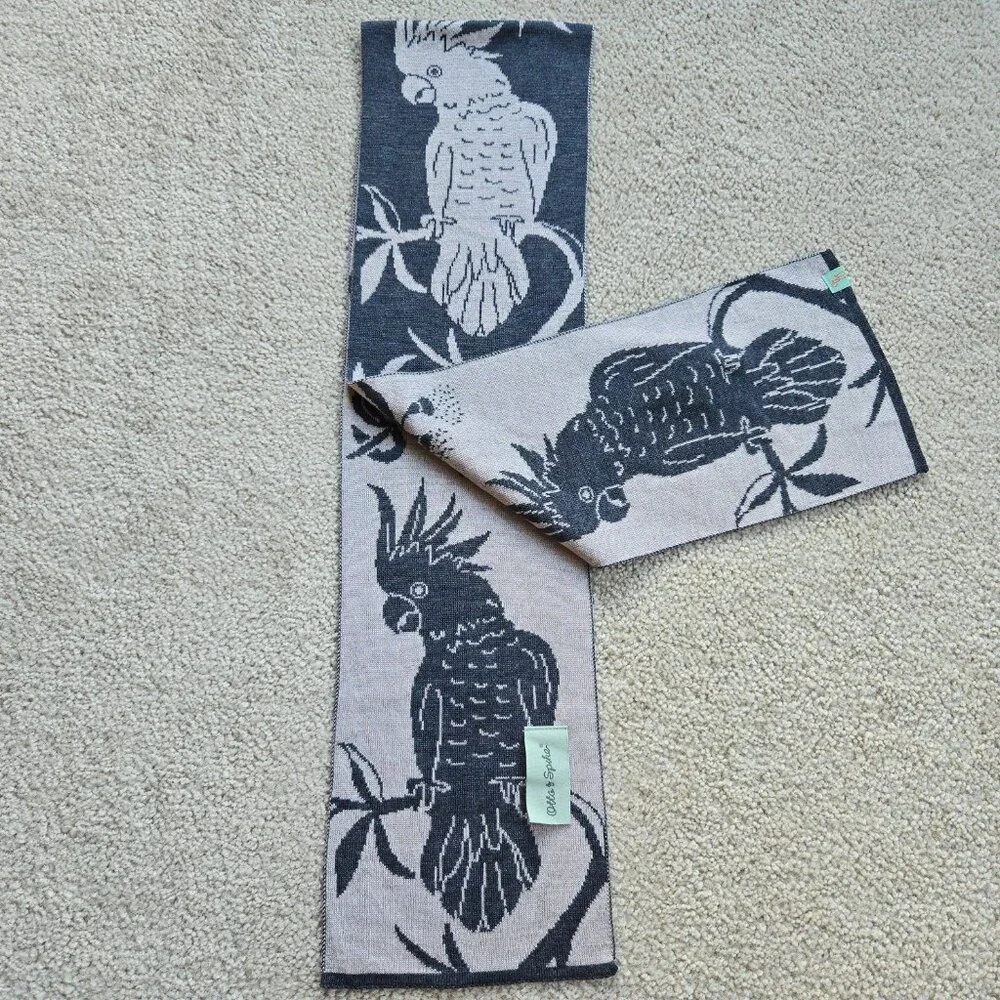NWT Otto & Spike Merino Scarf Wool Knit Cockatoo Parrot Bird Charcoal GREY